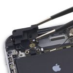 iPhone 6s Plus - Thay thế Ăng ten Wi-Fi Trái trên cùng