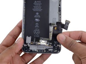 iPhone 6s Plus – Thay thế đầu nối sét và giắc cắm tai nghe