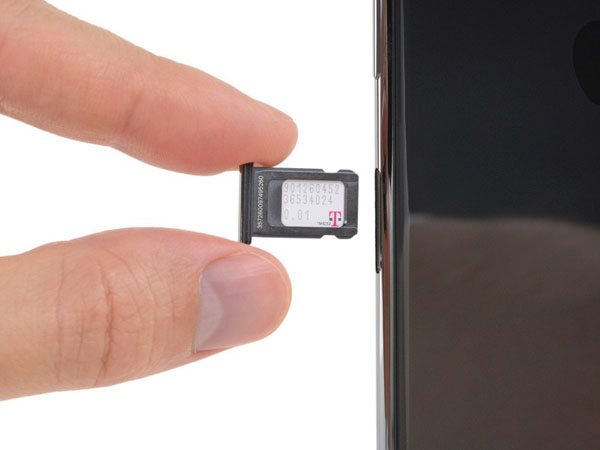Thay thế thẻ SIM cho iPhone XS Max