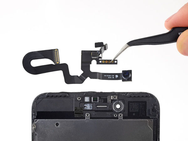 iPhone 7 Plus – Thay thế camera phía trước và cáp cảm biến