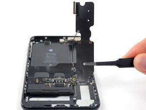 iPhone 7 Plus – Thay thế cụm kết nối Lingtning