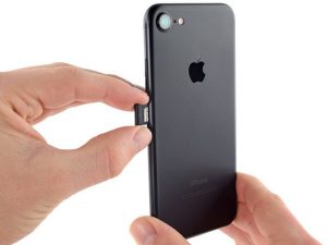 iPhone 7 – Thay thế thẻ SIM