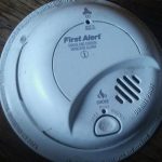 Báo động khói và carbon monoxide đời đầu tiên - Hướng dẫn tháo lắp