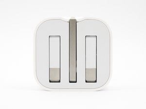 Apple 5W USB Power Adapter (Folding Pins - UK plug)