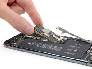 Thay thế mainboard iPhone 11 Pro Max