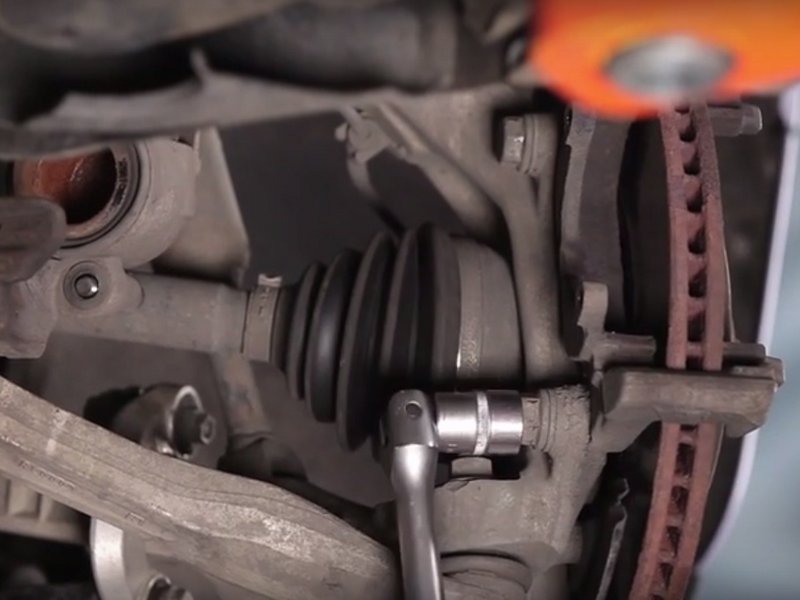 Audi A4 (B7) Má phanh trước và Thay thế rôto 2004-2008