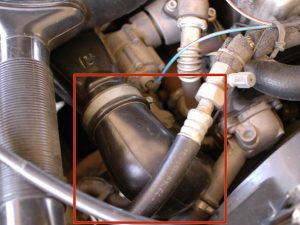 Thay thế vòng đệm khuỷu tay Mercedes W123 Turbo