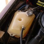 Cách kiểm tra mức nước làm mát trong Turbo Diesel Mercedes W123 của bạn