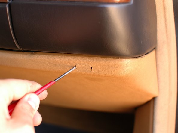 Tháo lắp bảng điều khiển Mercedes W123 Kick