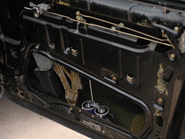 Tháo lắp bảng điều khiển cửa Mercedes W123