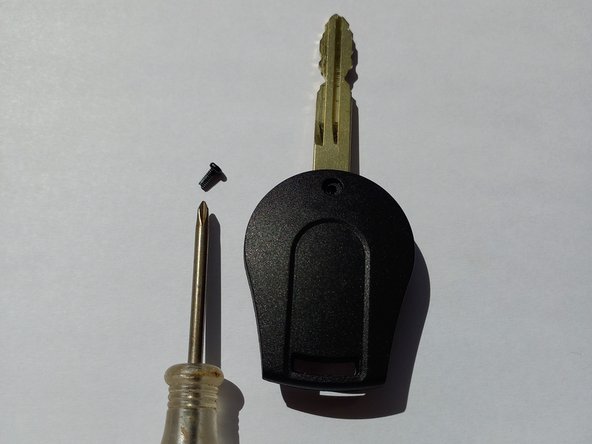 Thay thế bo mạch chủ Key Fob Toyota Corolla 1995