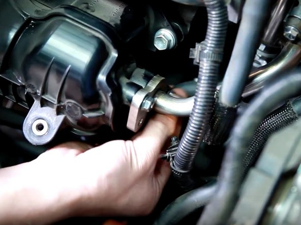 Làm thế nào để làm sạch ống EGR xe Toyota Prius 2009-2015