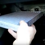 Thay thế bộ lọc gió cabin xe Toyota Prius 2009-2015